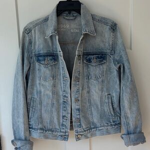GAP women’s Light Blue Denim Jacket 100% cotton